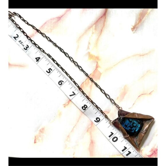 Copper tone blue glass pendant necklace - Picture 7 of 8
